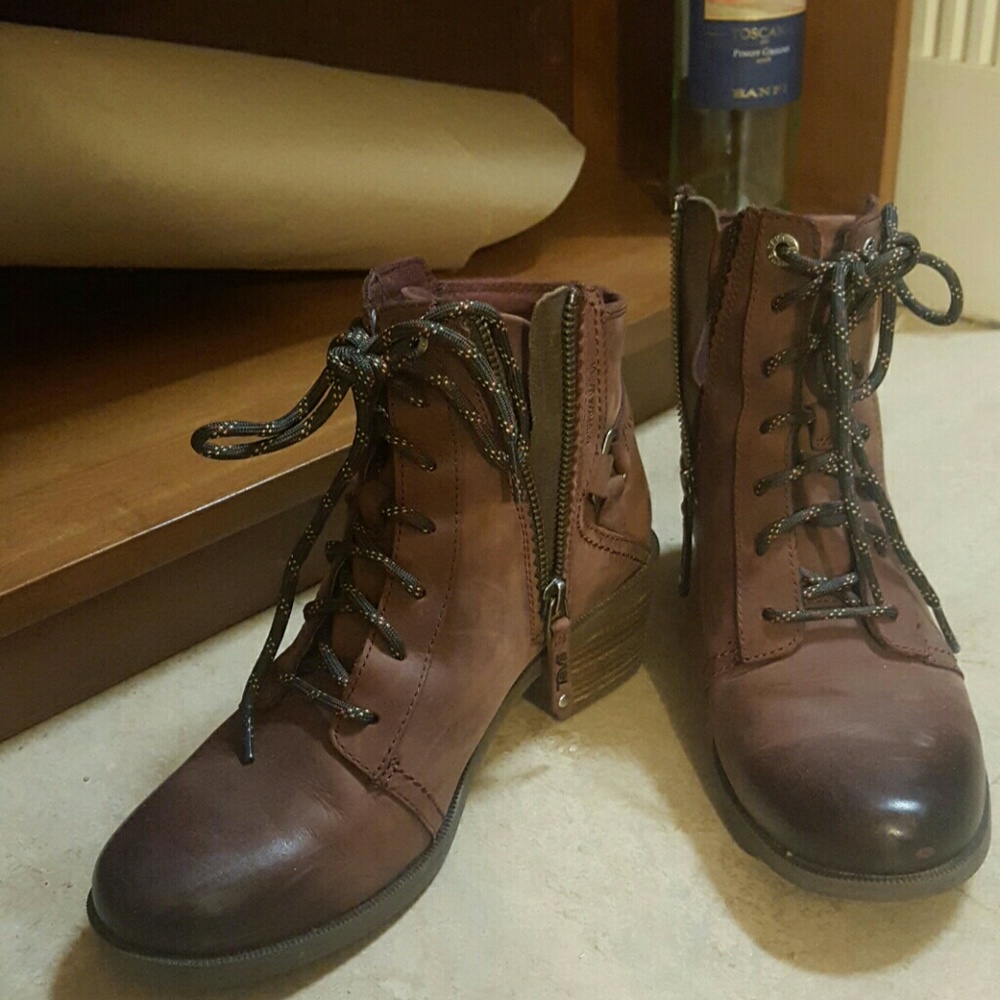 Teva foxy zip up heel boots
